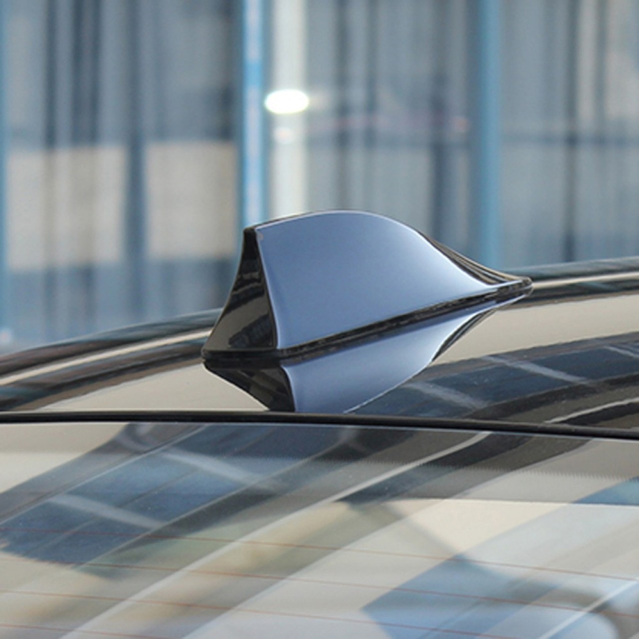 Αυτοκόλλητη κεραία οροφής για το αυτοκίνητο Shark Fin - Μαύρο